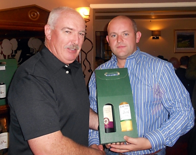 Jason Smith
Sponsor Joe McMahon presenting the prize for 2nd place in Class 2 to Captain Jason Smith
