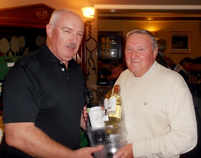 Ray Devlin
Sponsor Joe McMahon presenting the prize for first place in Class 3 to Ray Devlin
