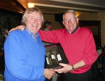 Mick McKenna & Gay Smith
Sponsor Mick McKenna presenting Gay Smith with his prize for winning Class 3.
