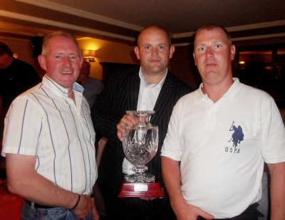 Winner Donny Baggett
Captain Jason Smith and sponsor Peter Smith present the Captain's Trophy to Donny Baggett who topped the field with a score of 38 points.
