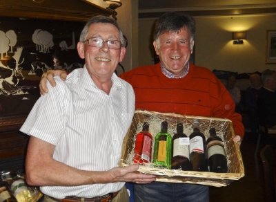 Jim Doherty
Captain Noel Murray presents the runner-up prize to Jim Doherty
