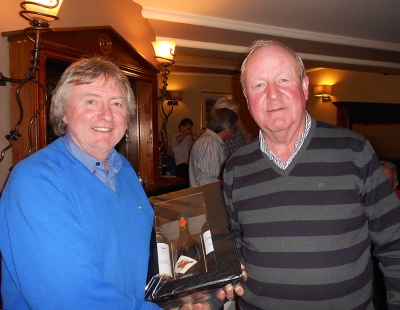 Mick McKenna  & Jim Flynn
Sponsor Mick McKenna presenting Jim Flynn with the prize for 1st place  in Class 2
