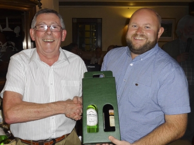 Jonathan Smith
Captain Noel Murray presents the prize the best back 9 to Jonathan Smith.
