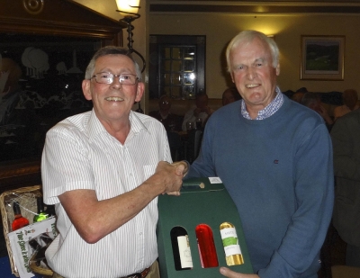 Maurice Carbery
Captain Noel Murray presents the prize for winning Division 1 to Maurice Carbery
