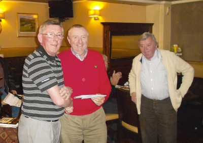 Mick & Noel
Mick McKenna getting his prize for fourth place from Noel Murray. On the right is Alec Corcoran
